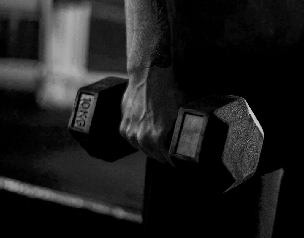dumbell-at-side